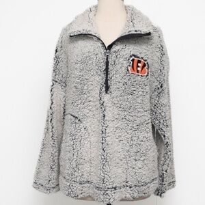 Women's NFL Cincinatti Bangles. Gray Sherpa Quarter-Zip Pullover Jacket